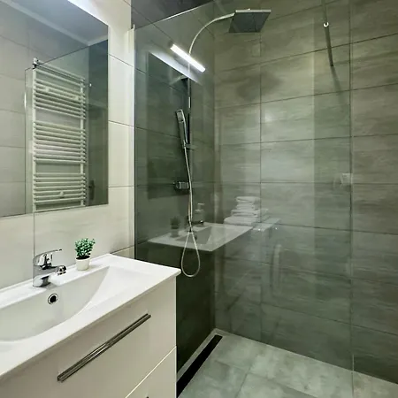 K22 Cybernetics 2f Chopin Airport Apartman Varsó