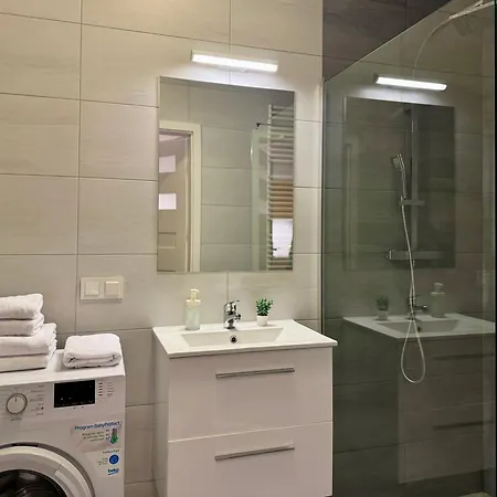 K22 Cybernetics 2f Chopin Airport *